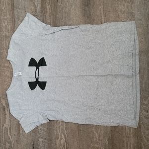 Under Armour size medium women's shirt